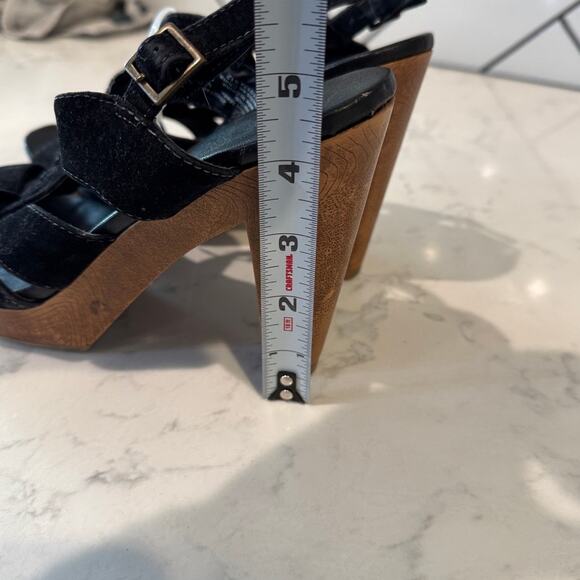 l.e.i. Black Faux suede sandals heels 90s Y2K size 9 it girl bohemian neutral - Picture 11 of 11